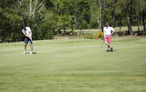 Birdie sur le 13 pour Vincent après avoir mis un drive sur le 14.